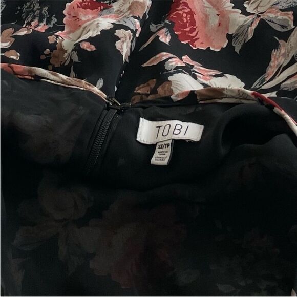 TOBI | Falling into Floral | Black | Size XS - Picture 8 of 11